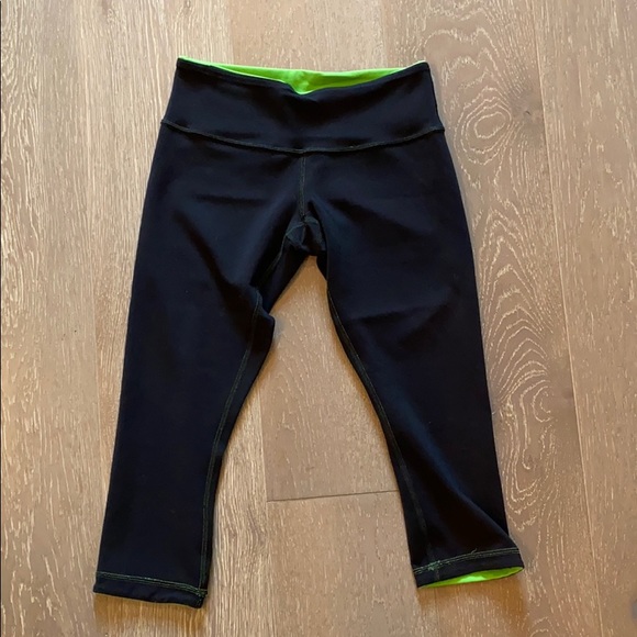Lululemon reversible crop leggings - Picture 6 of 8